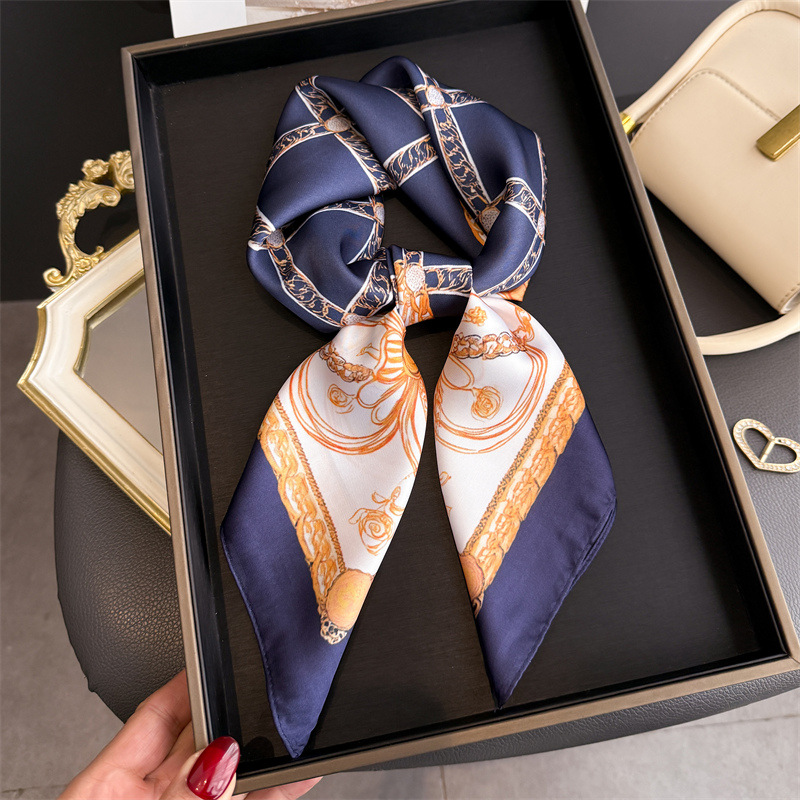 Face Scarf Mask - ブルークラシックチェーンプリントスクエアシルクスカーフ女性カジュアルエレガント薄型ハンカチ 70 センチメートルネック女性防風ヘッドラップヘアスカーフ