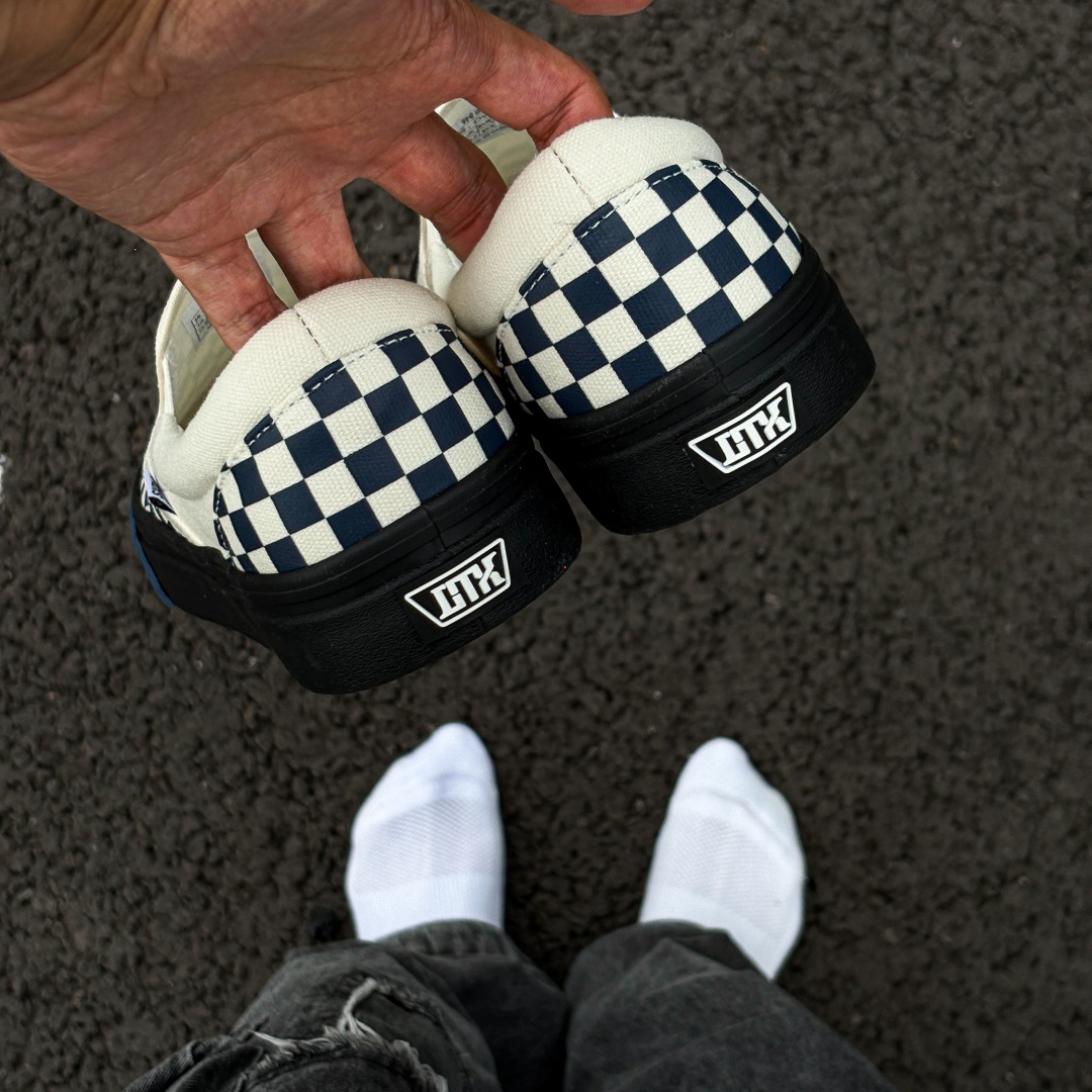 Adidas Shoes Superstar - 青白のチェッカーボード柄スリッポン、黒いアウトソール、レトロで通気性があり、耐摩耗性のあるユニセックスキャンバスカジュアルボードスニーカー